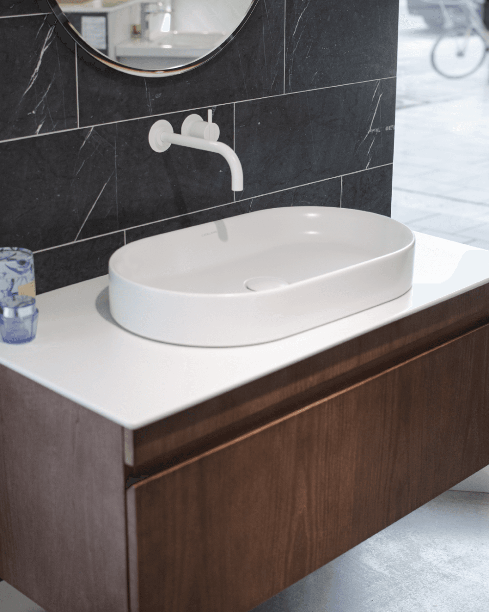 Badrumsspecialisten kommod catalano horizon vit matt ovalt